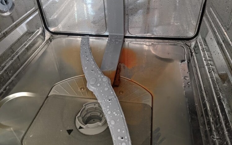 چگونه یک ماشین ظرفشویی سوراخ شده را تعمیر کنیم​​​​​​​؟ زنگ زدگی 
