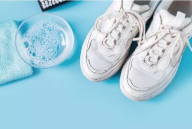 چگونه از زرد شدن کفش های سفید پس از شستن جلوگیری کنیم؟ 