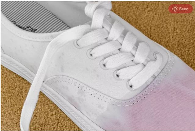 چگونه لکه های سخت روی کفش را از بین ببریم