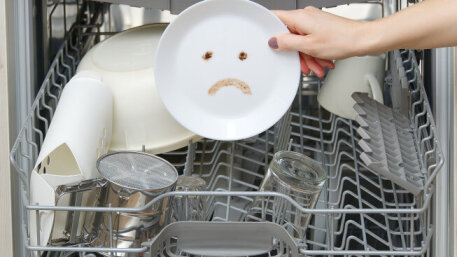 چرا ظروف در ماشین ظرفشویی خشک نمی‌شوند؟