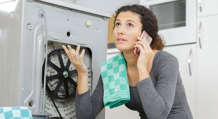 ماشین لباسشویی نشتی دارد: دلایل نشتی و اقدامات لازم در چنین شرایط​​​​​