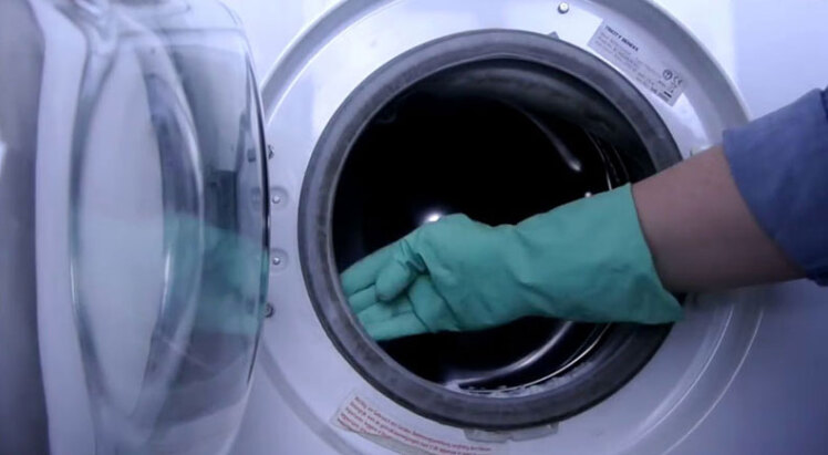 سرکه سفید در ماشین لباسشویی چقدر مضر است؟ایا مصرف سرکه سفید و جوش شیرین به طور مداوم برای لباسشویی و یا ظرفشویی مفید است ؟برای چه دستگاه هایی باید از ترکیب سرکه و جوش شیرین استفاده کرد ؟